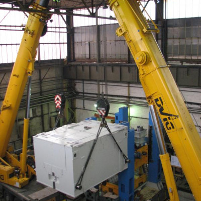 Avtodvigalo LIEBHERR LTM 1200-5.1 nosilnosti 200 ton