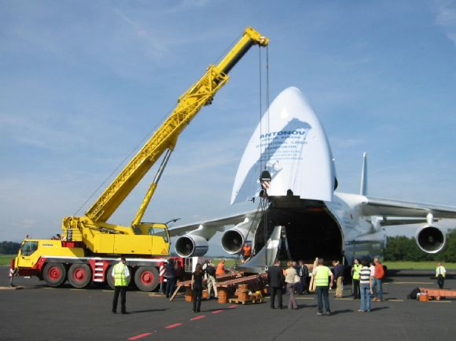 Ladefrachtflugzeug