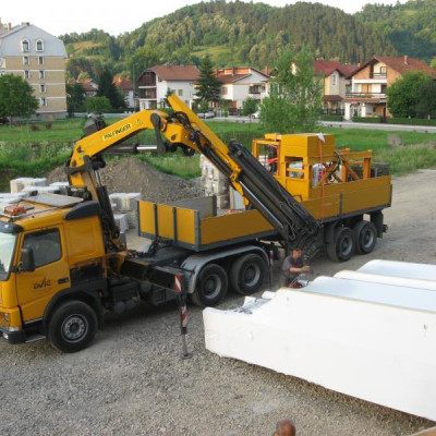 dvig-montaža-tekočih-stopnic-schindler
