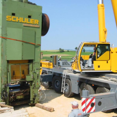 Avtodvigalo LIEBHERR LTM 1200-5.1 nosilnosti 200 ton