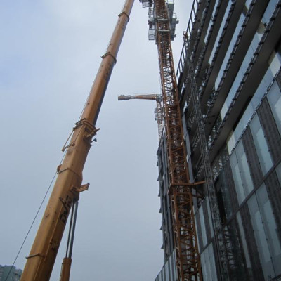 Avtodvigalo LIEBHERR LTM 1200-5.1 nosilnosti 200 ton